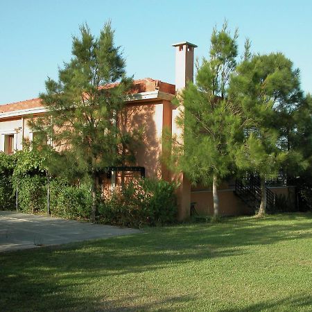 Villa Sprawling Vlilla In Malades Agios Sillas Exterior foto