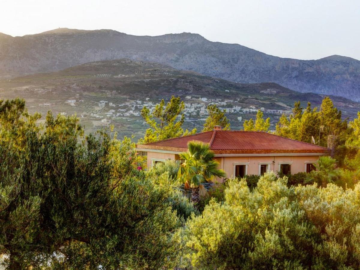 Villa Sprawling Vlilla In Malades Agios Sillas Zimmer foto